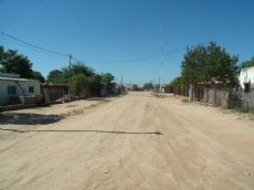 Comandancia Fr�as, localidad distante  a 220 kil�metros aproximadamente de Juan Jos� Castelli y a unos 520 kil�metros aproximadamente de Resistencia.